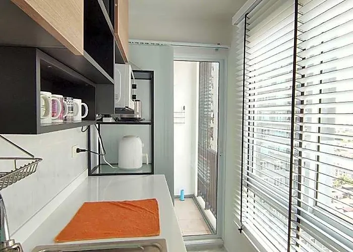Hotell Cozy 1-bedroom Close To Mrt Near Jatuchak